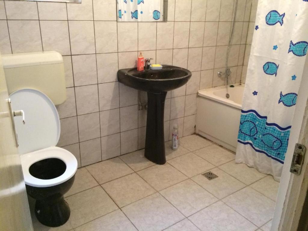 Casa Adrian Camere Centru Vechi Braşov Buitenkant foto